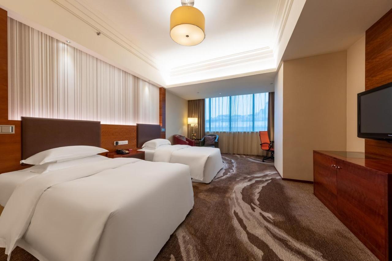 Crowne Plaza Foshan By Ihg - Canton Fair Free Shuttle Bus Exterior foto