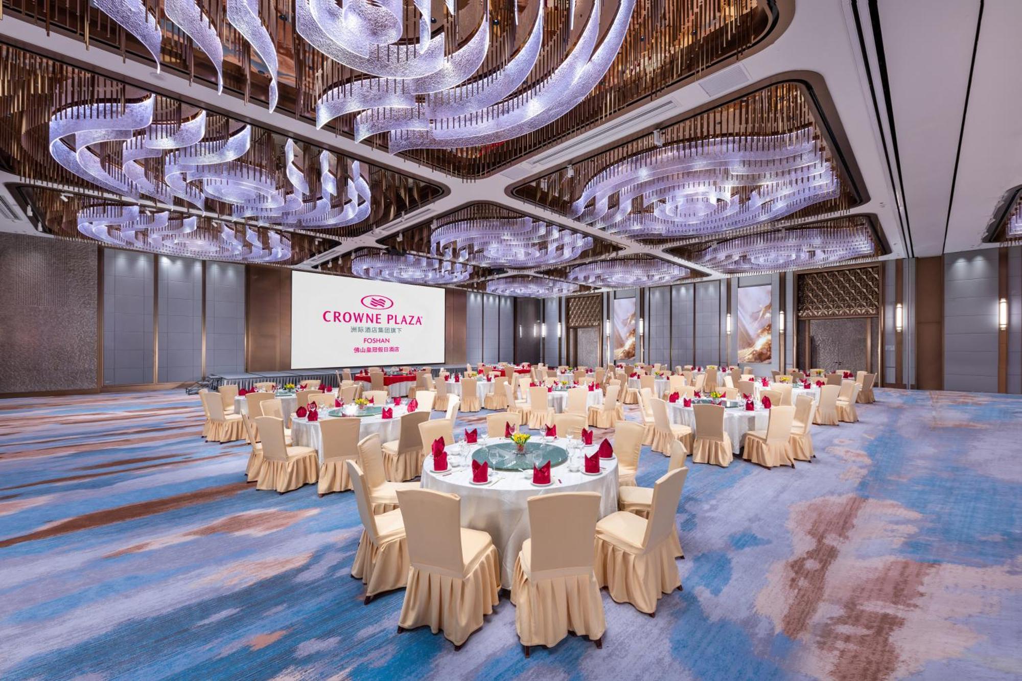 Crowne Plaza Foshan By Ihg - Canton Fair Free Shuttle Bus Exterior foto