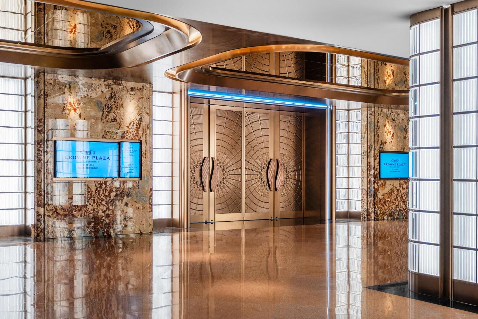 Crowne Plaza Foshan By Ihg - Canton Fair Free Shuttle Bus Exterior foto